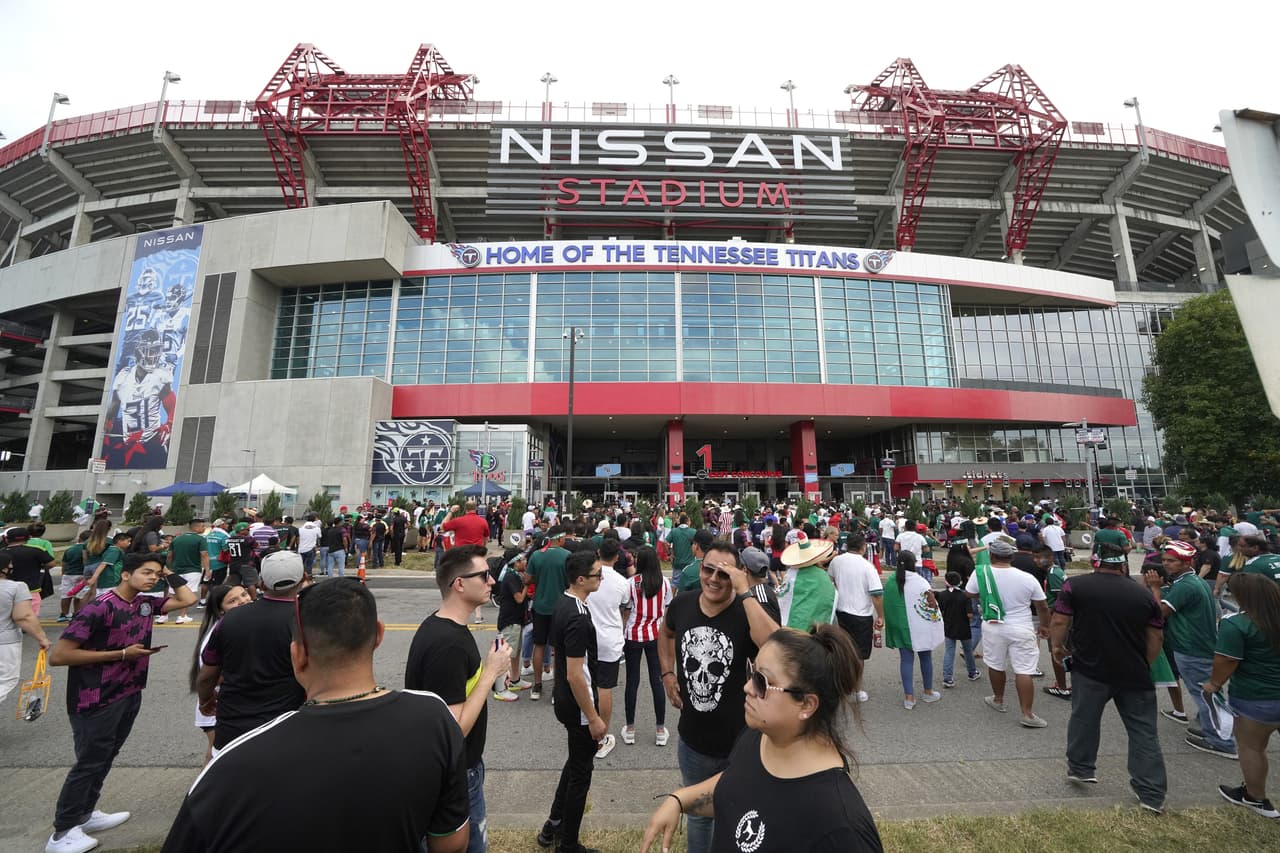 A minutos del pitazo inicial, aficionados de México y Panamá toman sus asientos para disfrutar de 90 minutos de futbol.