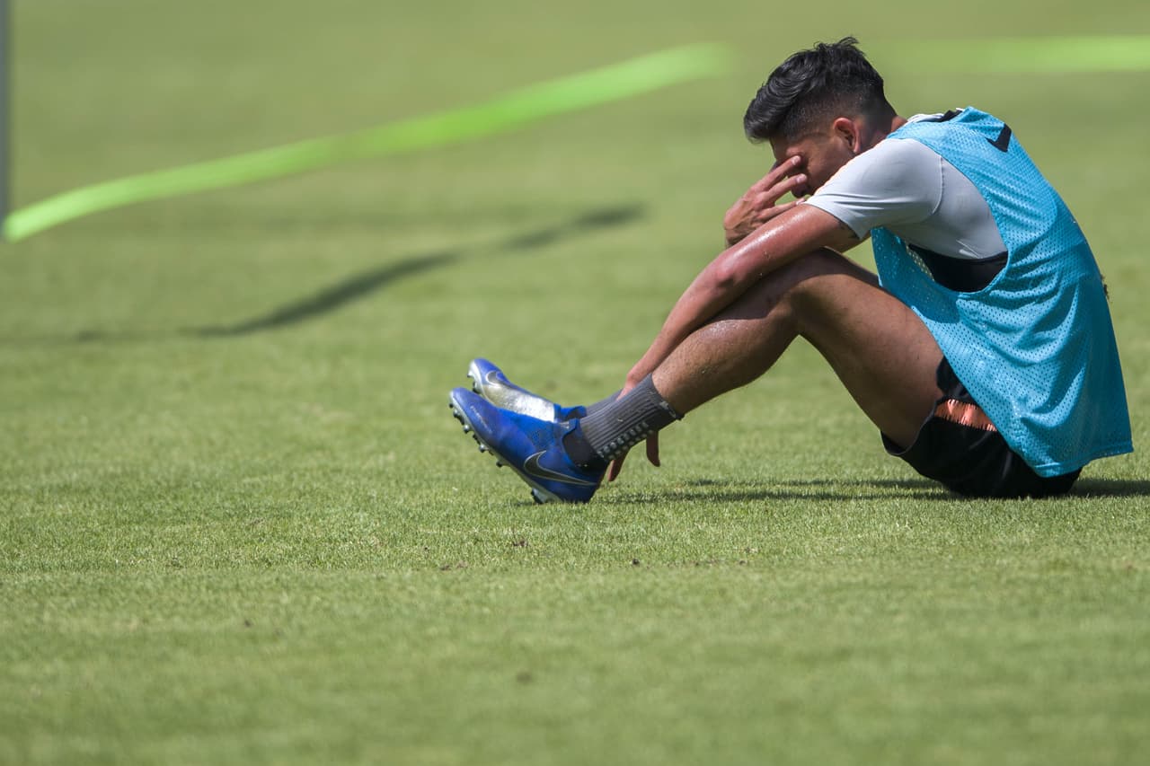 Una molestia sufrida por Édson Álvarez durante el entrenamiento fue la mayor novedad en América, que se prepara para defender su liderato en la Jornada 15 del Apertura 2018.