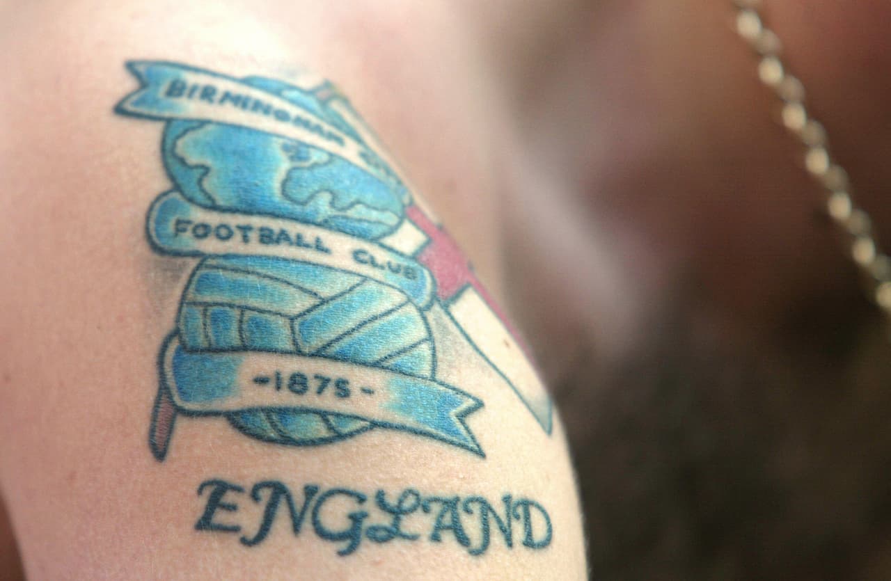 Los fanáticos en el mundo quisieron rendir un homenaje a sus países, equipos o jugadores favoritos por medio de tatuajes. Algunos más grandes y coloridos, con rostros de las figuras y escudos representativos son una muestra del cariño que alrededor del mundo expresan los hinchas del fútbol.