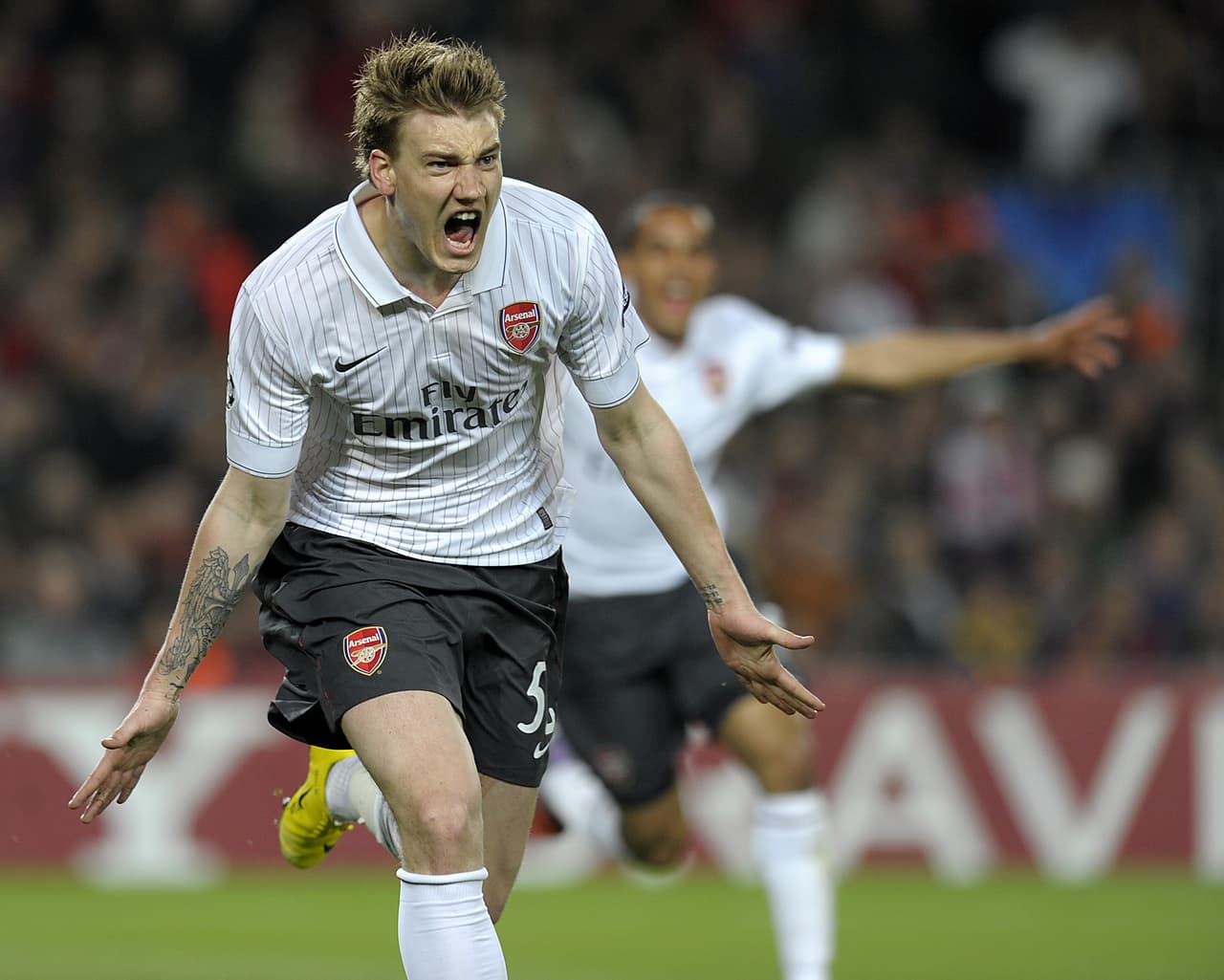 Así festejó eufórico el delantero danés.