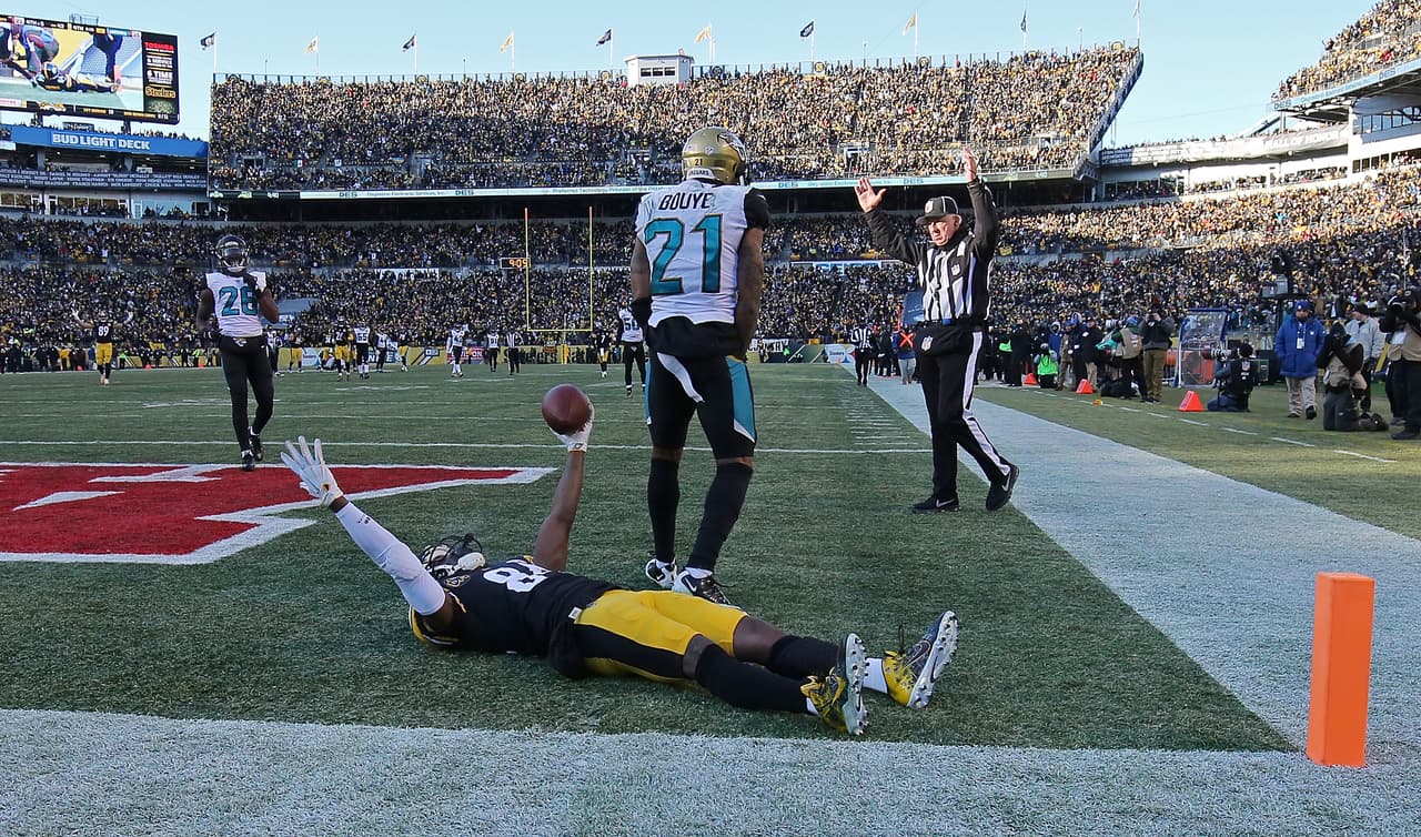 Antonio Brown continúa demostrando su gran nivel. El receptor estrella dio un juegazo con 7 atrapadas para 132 yardas y dos touchdowns impresionantes.