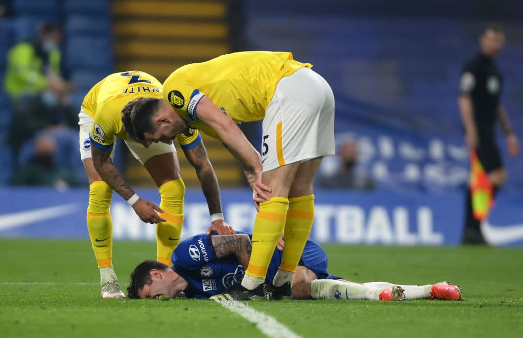 Brighton y Chelsea reparten puntos en Londres durante la Jornada 32 de la Premier League. El partido se empató 0-0 y hubo una tarjeta roja para los de Albion al minuto 92 del encuentro. Los 'Blues' sorprendieron a fanáticos con la noticia de estar fuera de la ya polémica Superliga Europea.