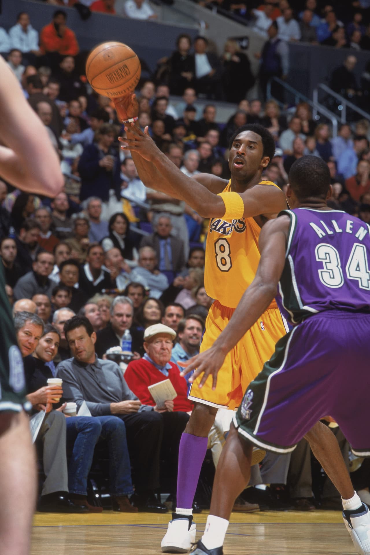 <b>Kobe Bryant:</b> Tenía 18 años cuando se convirtió en el jugador más joven en jugar en un juego de la NBA. Con sus actuaciones se ganó la titularidad y se convirtió en el jugador más joven en la historia de la NBA en convertirse en un All-Star starter