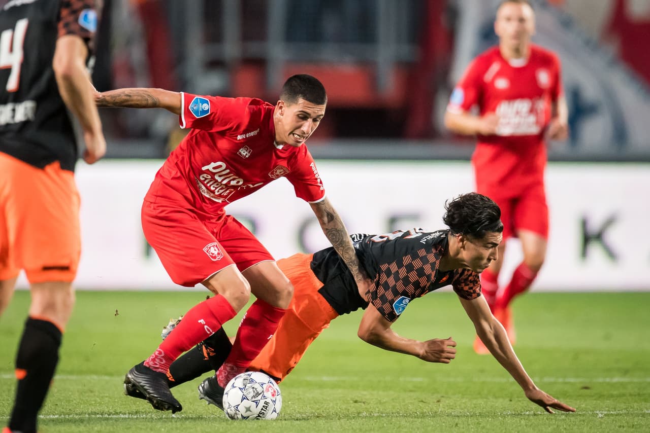 PSV debutó en la Eredivisie con empate frente al Twente.