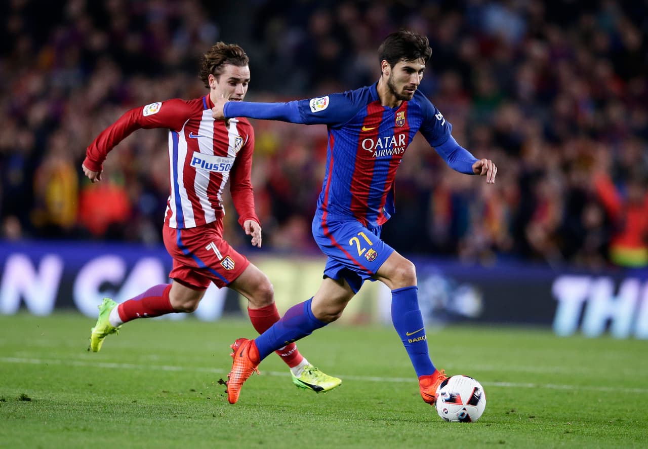 La primera gran apuesta fallida fue el portugués, que costó 35 millones y con variables podría llegar hasta 70 pero muy pronton quedó claro que no sería así. Le pudo la presión, las lesiones no ayudaron y pasó sin pena ni gloria hasta que en 2018 fue cedido con opción de compra obligatoria al Everton, donde juega actualmente.