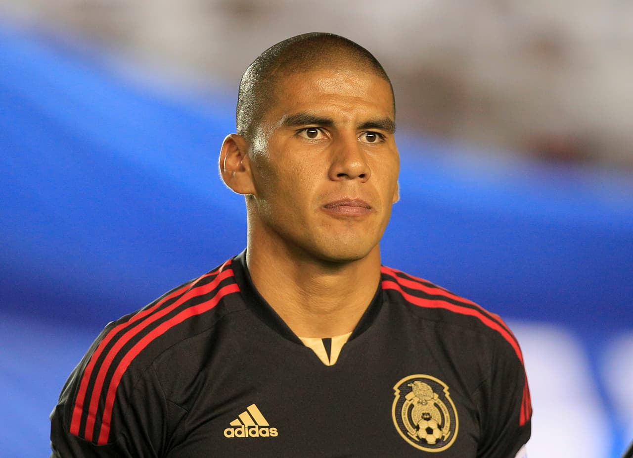 La vida de Salcido no fue sencilla al inicio.