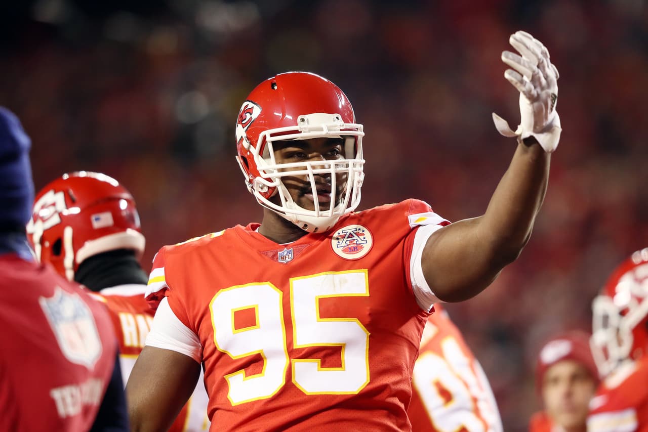 <b>Chris Jones | DT | Kansas City Chiefs |</b> El liniero defensivo fue etiquetado como jugador franquicia 'no exclusivo' por los Chiefs.