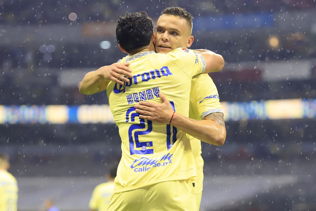Las Águilas del 'Tano' Ortíz se dieron un festín en la cancha del Estadio Azteca luego de golear 7-0, con siete anotadores diferentes, a un Cruz Azul que está muy cerca del abismo y con un DT que tiene las horas contadas.