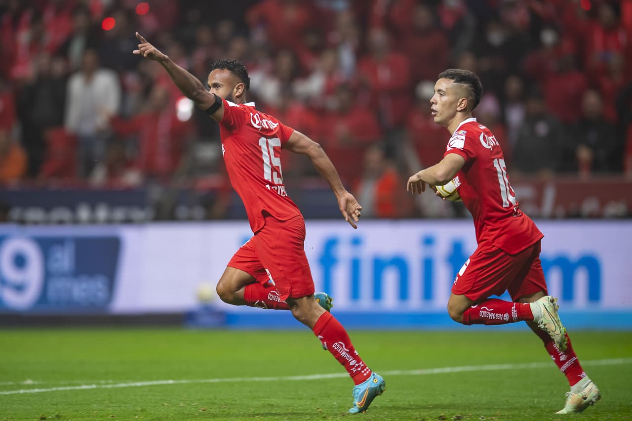 Pachuca goleó 1-5 a Toluca en el Estadio Nemesio Diez en la Final de ida del Apertura 2022 de la Liga MX.
