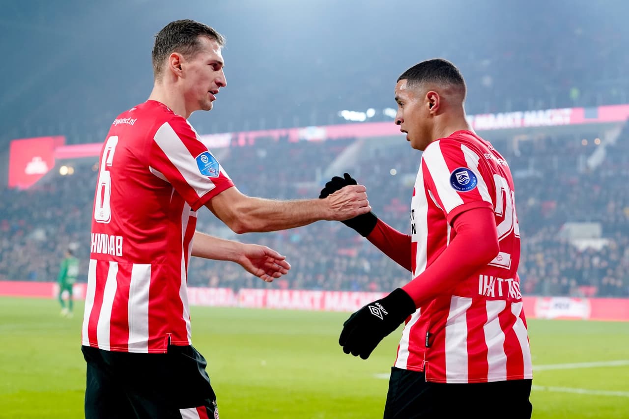 Con goles de Hemdrix, Itaharen, Vruma y Gakpo, el PSV se lleva fácilmente el partido ante el PEC Zwolle en casa. El 'Guti' no fue convocado por lesión en el tobillo.