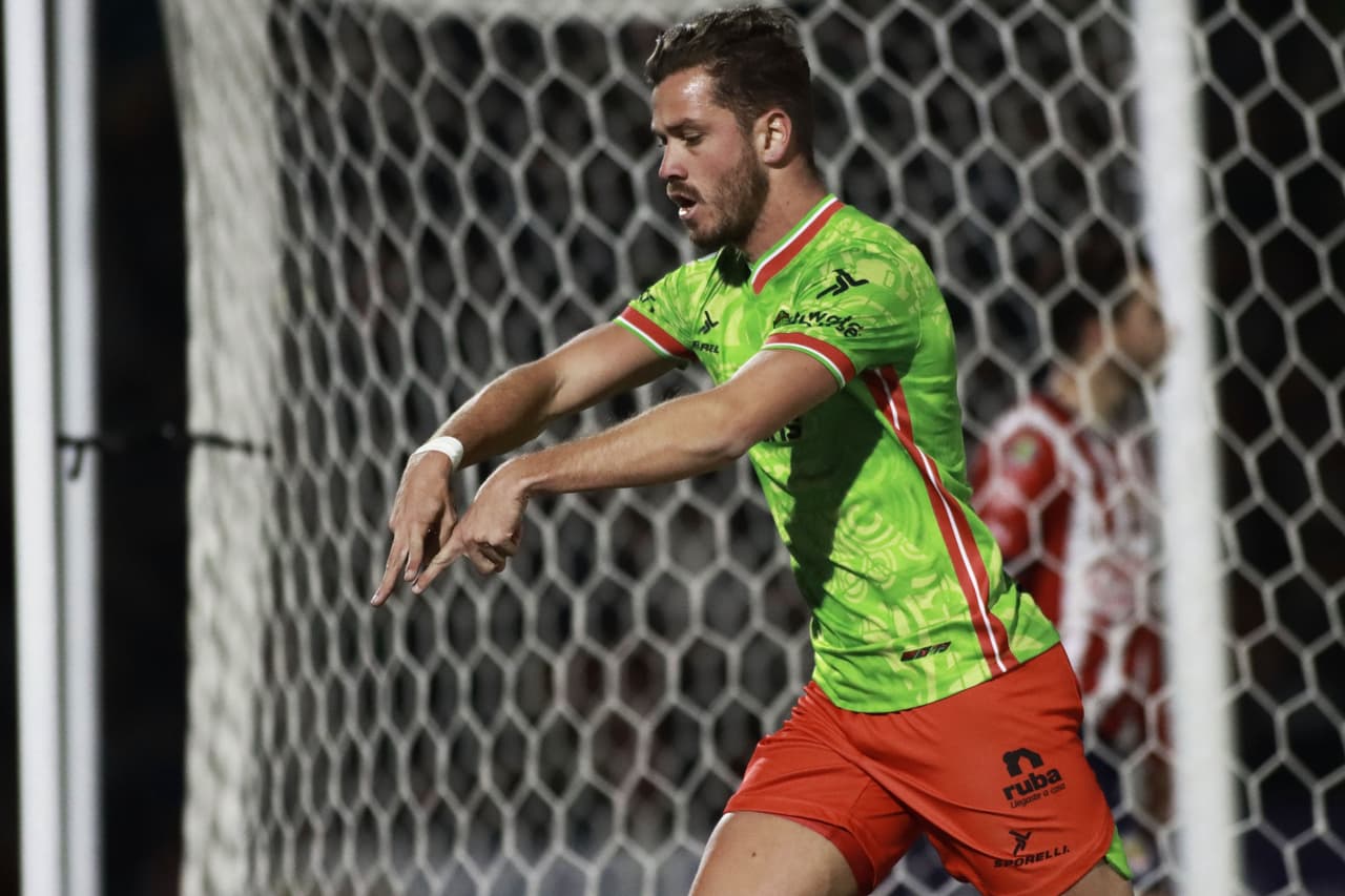 Chivas derrota a Bravos con goles de Víctor Guzmán y Carlos Cisneros para mantenerse invicto como visitante en el Clausura 2023 de la Liga MX.