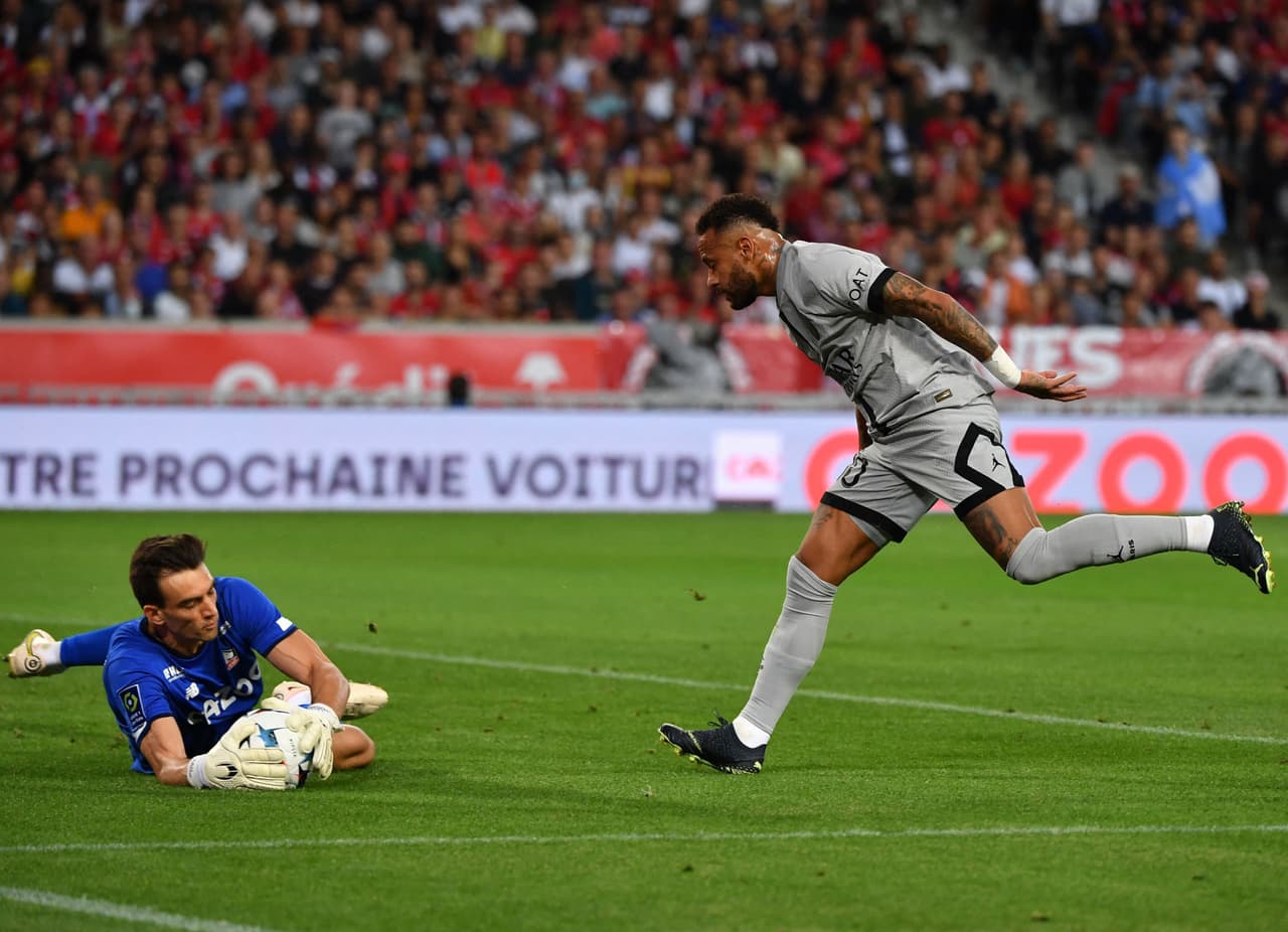 París Saint Germain se dio un festín de goles como vistante ante Lille y se afianzó como líder de la Ligue 1.