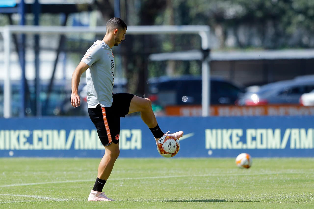 Guido Rodríguez se ha convertido en el eje del equipo desde el medio campo, la fórmula para guiar al equipo.