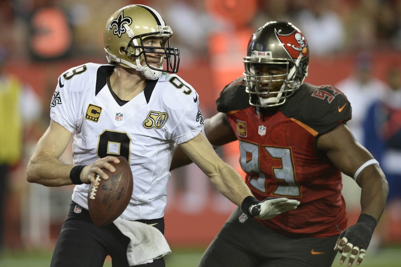 Draft 2001 – Tampa Bay tuvo la opción de tomar a Drew BreesLos Buccaneers eligieron al tackle ofensivo Kenyatta Walker (#14 global) y vieron como San Diego tomó a Brees con la selección #32 ya en la segunda ronda. Brees ha brillado con los Saints, rival de división de los Bucs.