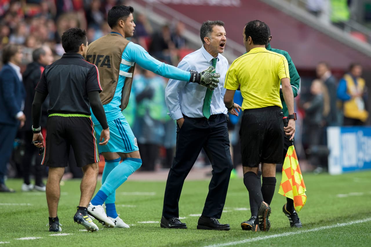 Osorio agredió verbalmente al cuerpo arbitral en medio de su furia, por lo que fue expulsado.