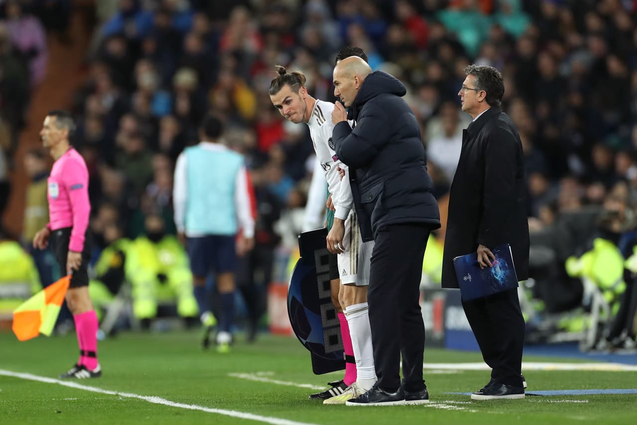 Bale entró al partido a pesar de las controversias y realizó un tiro libre espectacular que casi termina en gol.