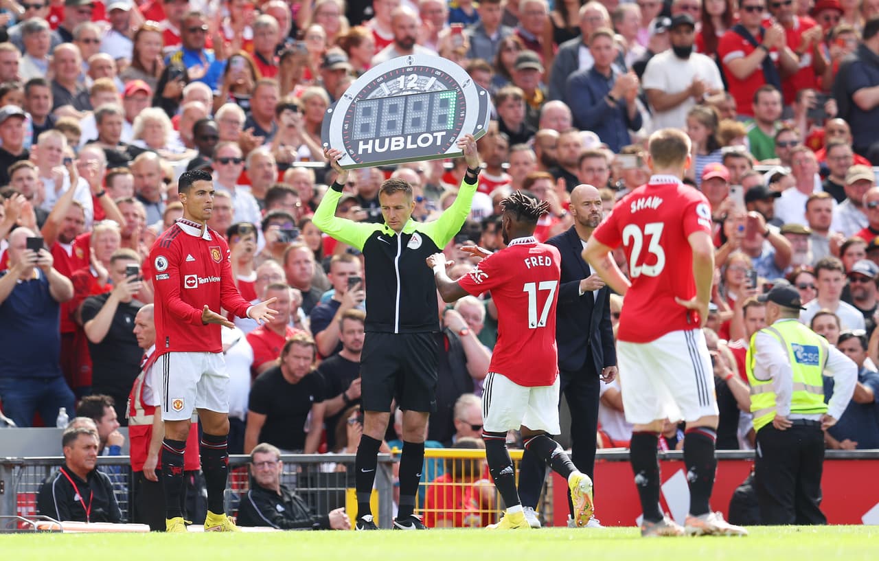 Brighton sorprendió al Manchester United y le propinó una dolorosa derrota en Old Trafford, donde la afición no quedó contenta y los abucheó. CR7 ingresó en el complemento, pero poco pudo hacer para evitar la caída.