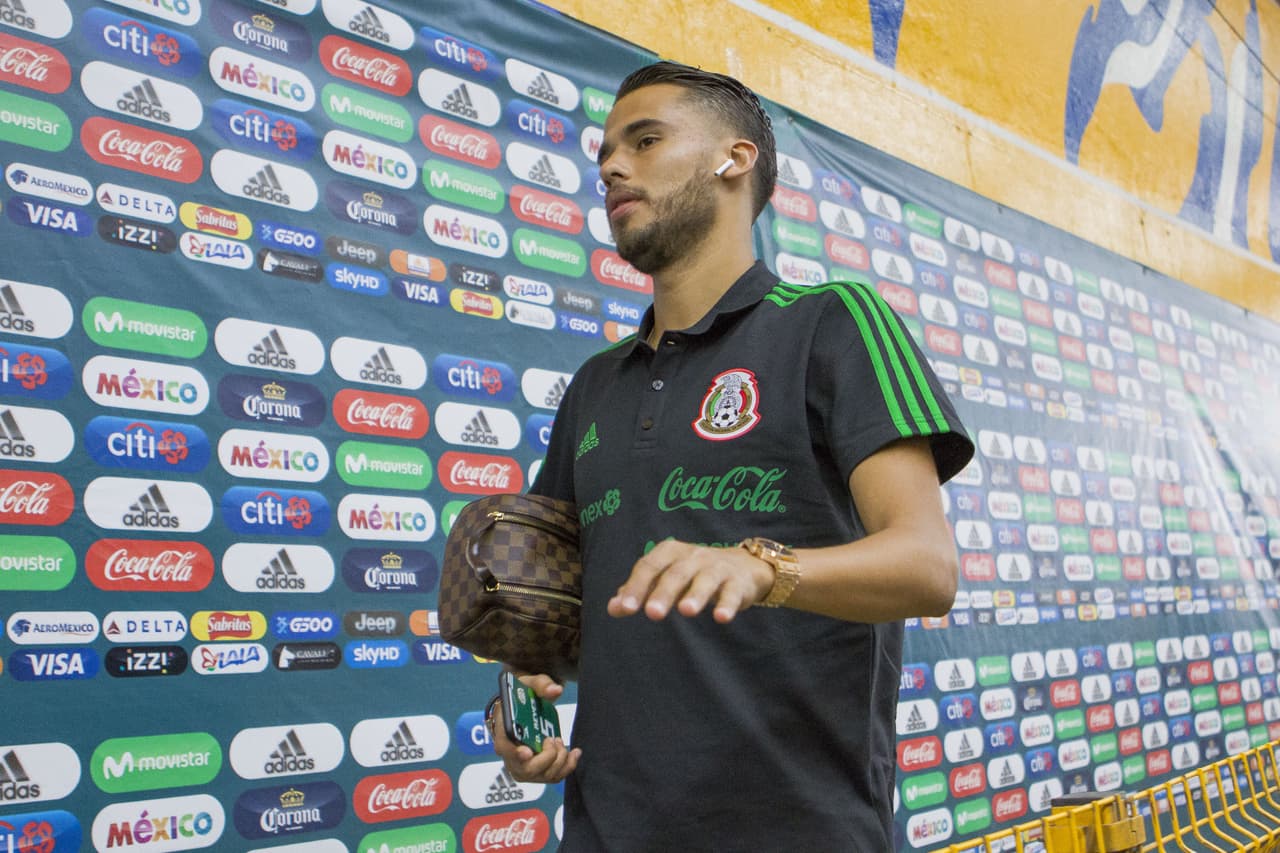 En la actualidad, Reyes es jugador de Fenerbahce y una lesión le impidió ser parte de la Selección Mexicana en Rusia 2018.