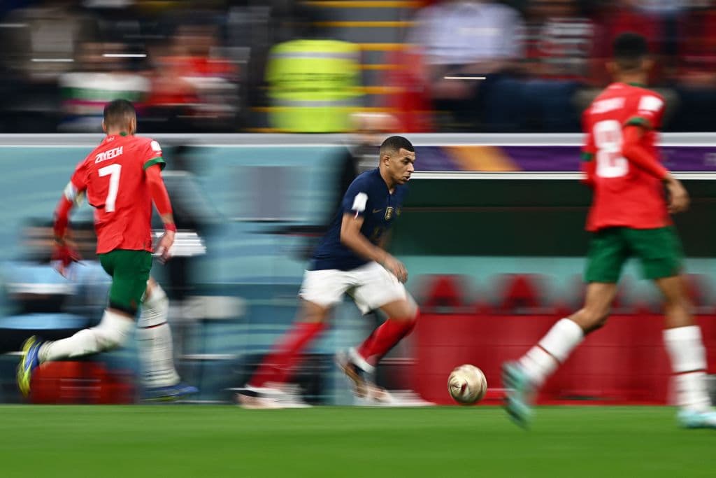 Francia eliminó a Marruecos en semifinales del Mundial de Qatar 2022, gracias a los goles de Theo Hernández en el minuto 5 y de Randal Kolo Muani en el 79, y jugará la final del domingo frente a Argentina en el estadio de Lusail.