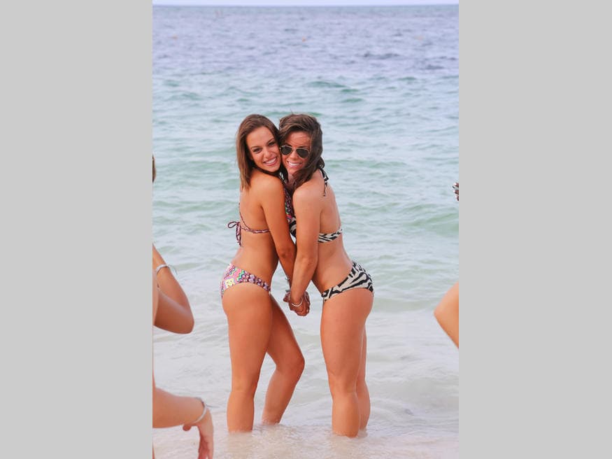 Las cheerleaders de los Patriots lucieron sexys en Punta Cana para hacer su calendario de traje de baño, ¡checa estas bellezas! (Foto: New England Patriots).