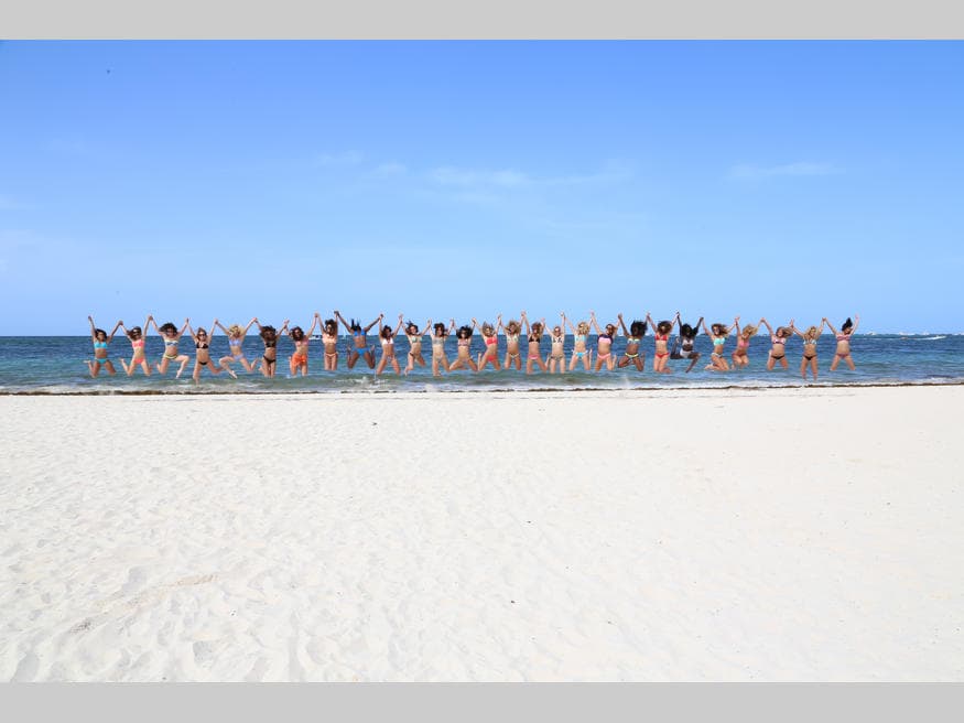 Las cheerleaders de los Patriots lucieron sexys en Punta Cana para hacer su calendario de traje de baño, ¡checa estas bellezas! (Foto: New England Patriots).