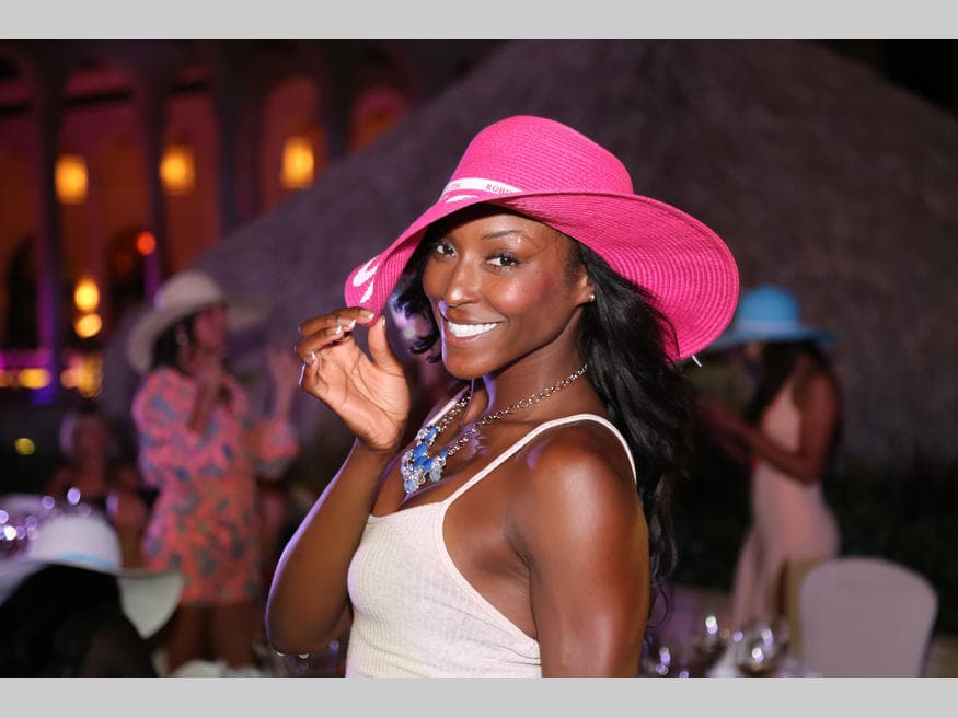 Las cheerleaders de los Patriots lucieron sexys en Punta Cana para hacer su calendario de traje de baño, ¡checa estas bellezas! (Foto: New England Patriots).
