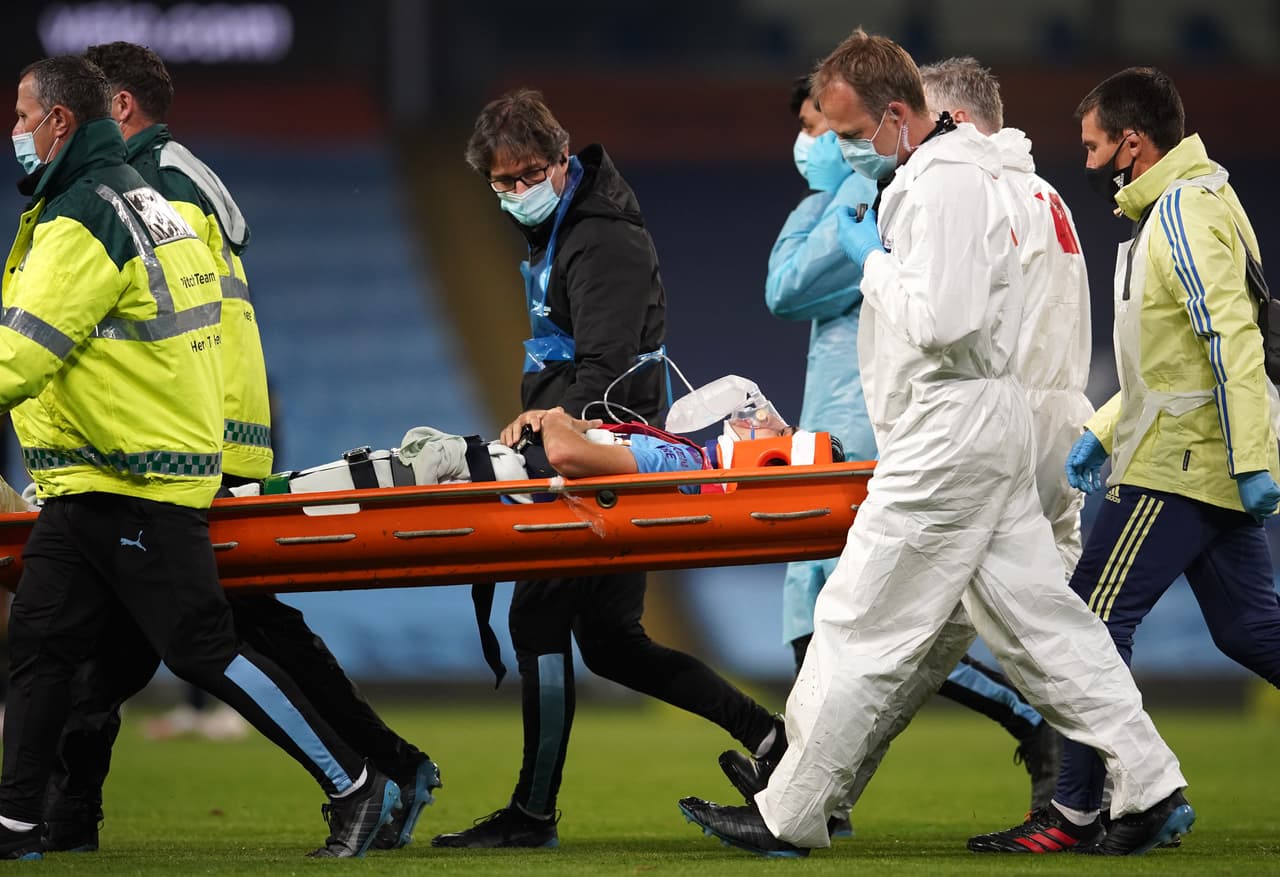 Eric García salió en camilla y con respirador artificial ante el Arsenal.