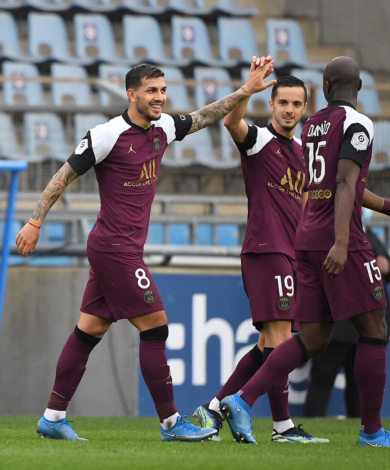 El PSG goleó al Strasbourg, pero tiene tres puntos menos que el líder de Francia, el Lille.