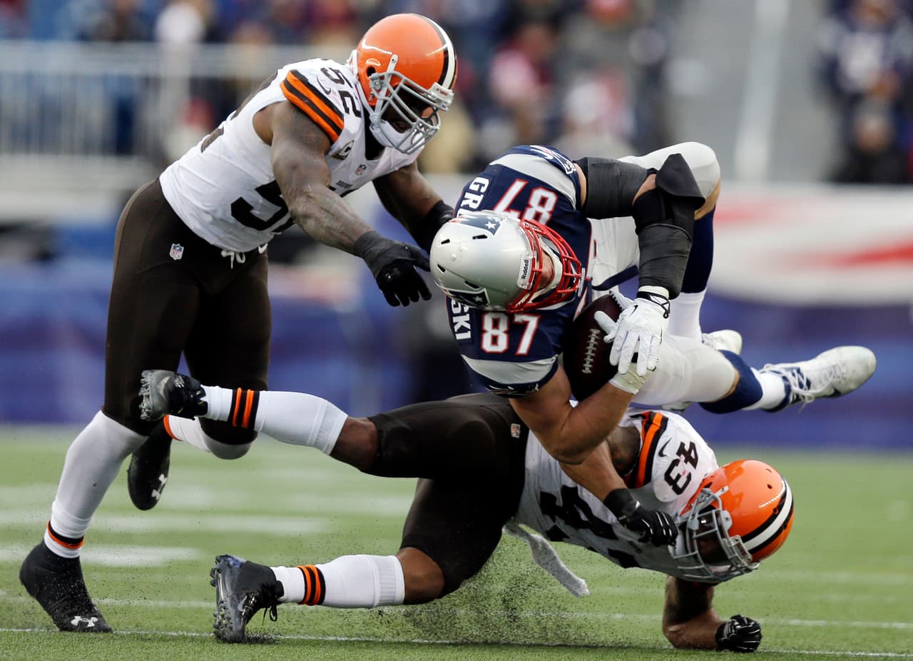 <b>Año 2015 </b>
<ol>
<li class="MsoNormal" style="color: black; vertical-align: baseline; box-sizing: inherit; outline: 0px;">Distensión en la rodilla (29/11, se perdió un partido de temporada regular)</li>
</ol>