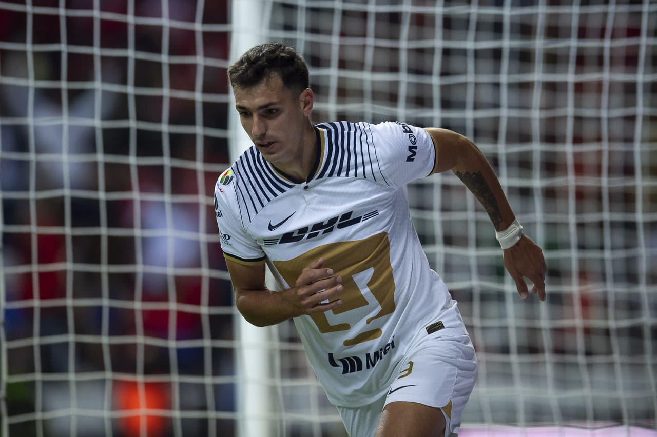 Juan Ignacio Dinenno abrió el marcador al 35'.