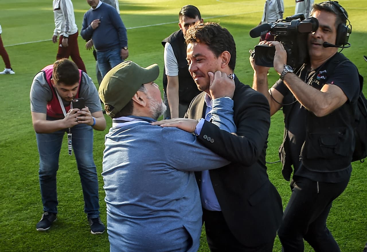 Dos ídolos, Diego Armando Maradona y Marcelo "el Muñeco" Gallardo, técnico de River Plate.
