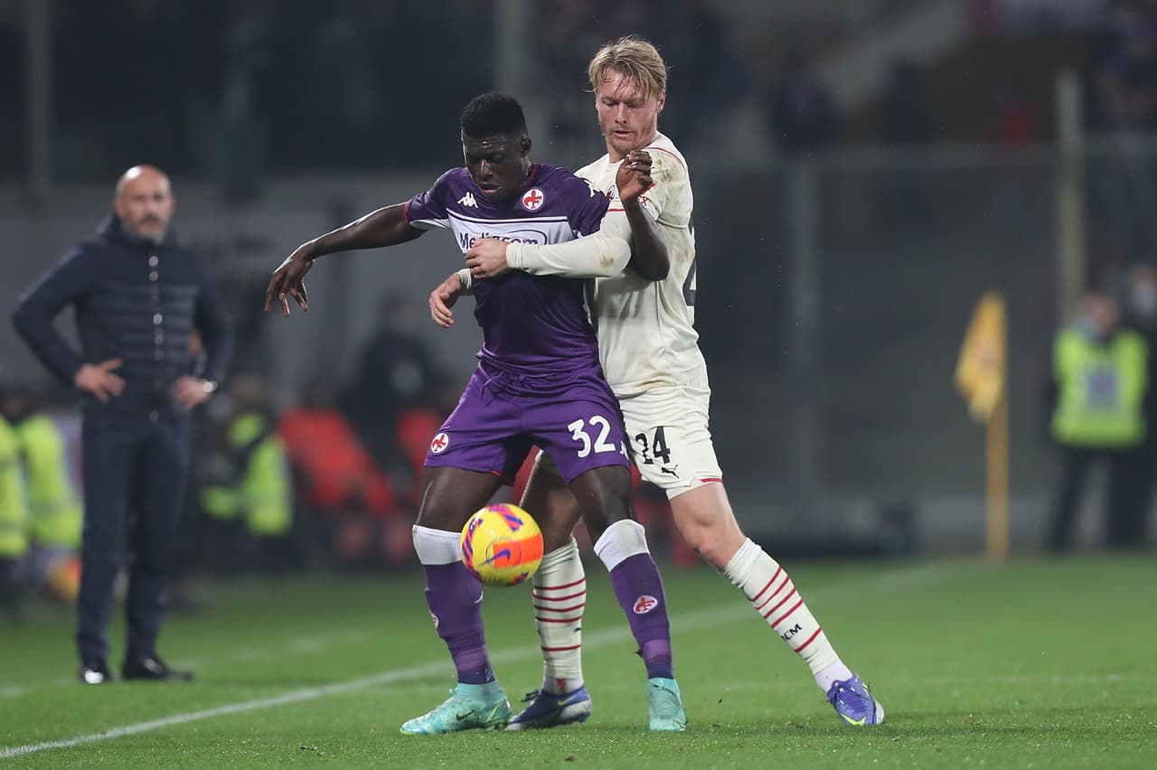En un partidazo la Fiorentina se impuso al Milan que desperdició la oportunidad de irse al liderato de la Serie A.