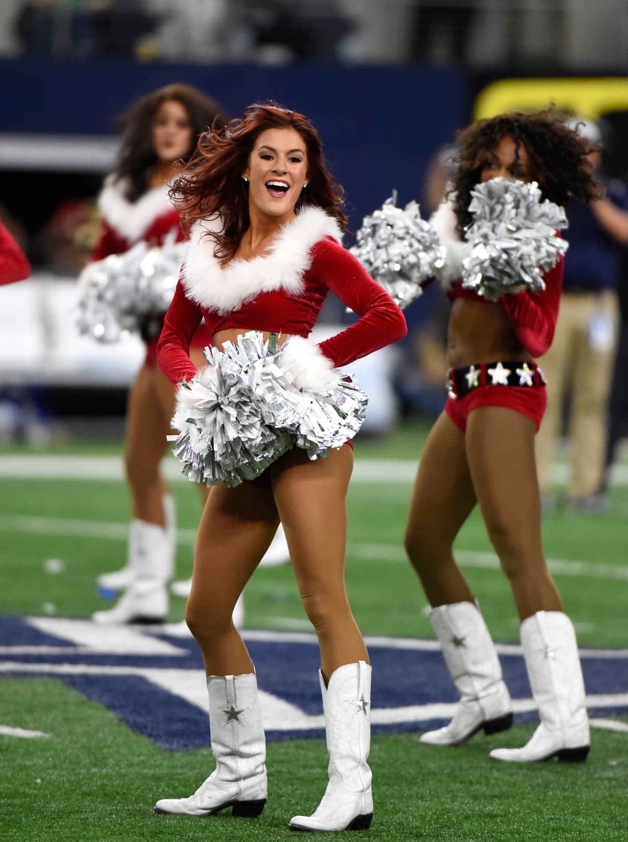 Qué mejor presente para todos los fans de la NFL que las cheerleaders más bellas, ¡las Cowgirls!