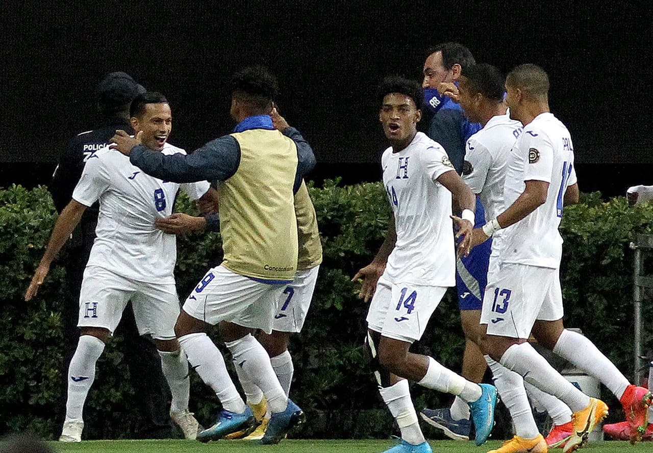 Prensa en Honduras aplaude juego ante México y olvida el penal polémico