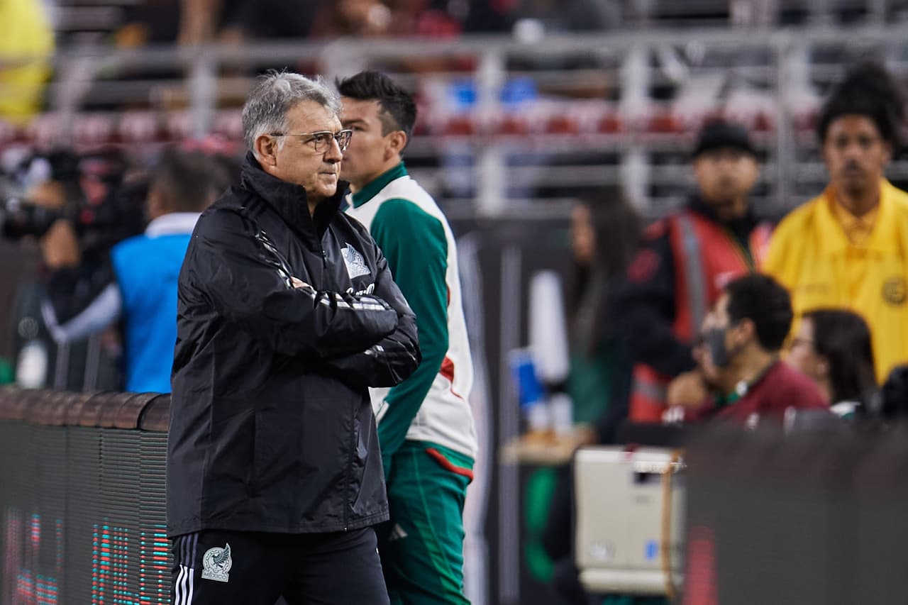 ¡Llenos de dudas! México no supo mantener una ventaja de dos goles y Colombia vino de atrás para llevarse el triunfo con un golazo de Wilmer Barrios.