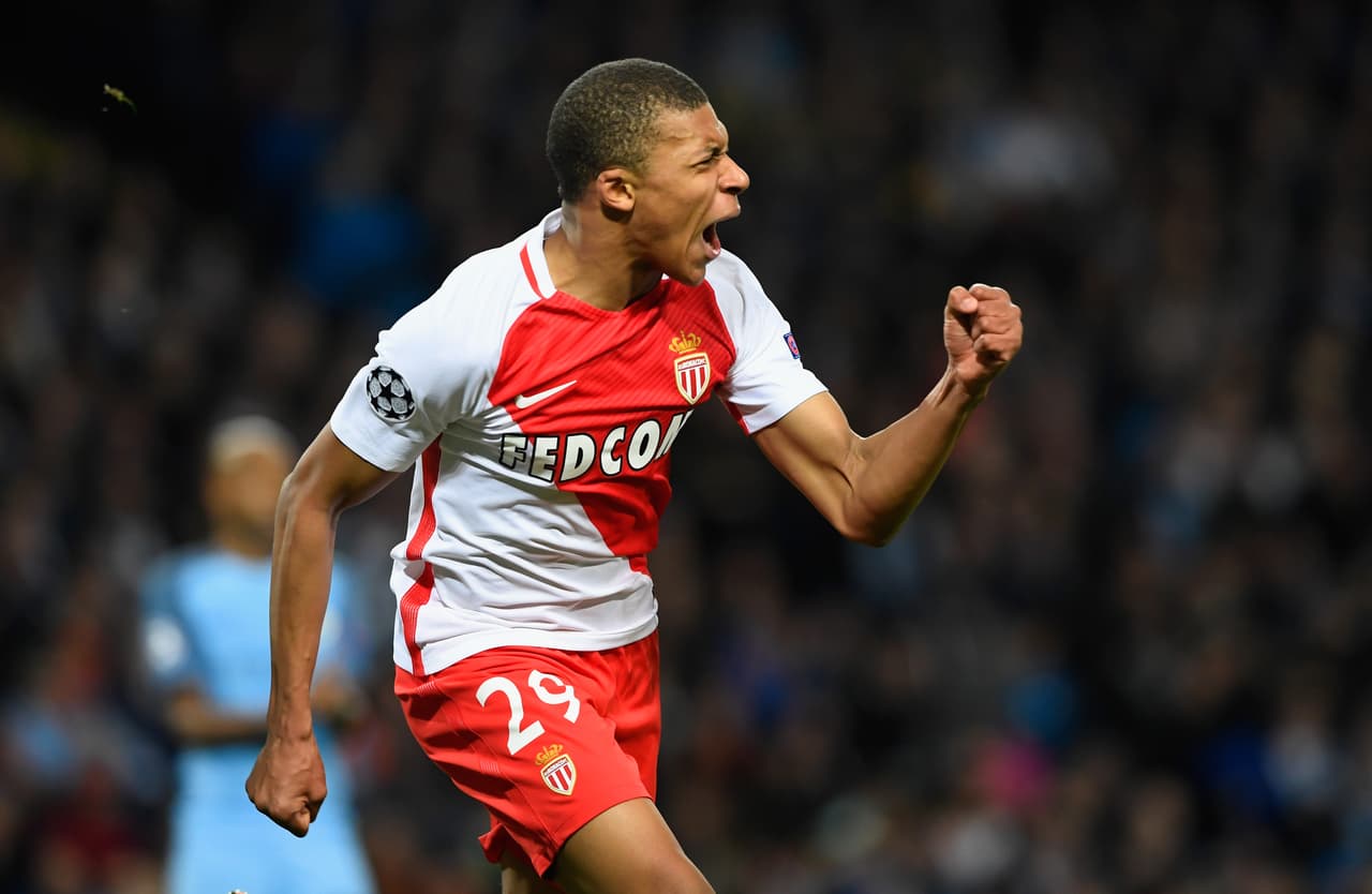 1. Kylian Mbappé al Paris Saint-Germain - 208.2 millones de dólares.