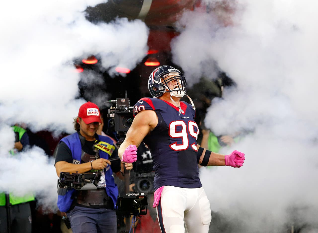 5.- J.J. Watt - $7 millones de dólares.