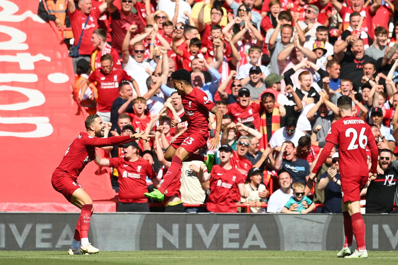 Liverpool aplastó 9-0 al Bournemoth con dobletes de Luis Díaz y Roberto Firmino, goles de Harvey Elliott, Alexander-Arnold, Virgil van Dijk, Fábio Carvalho y un autogol de Chris Mepham.