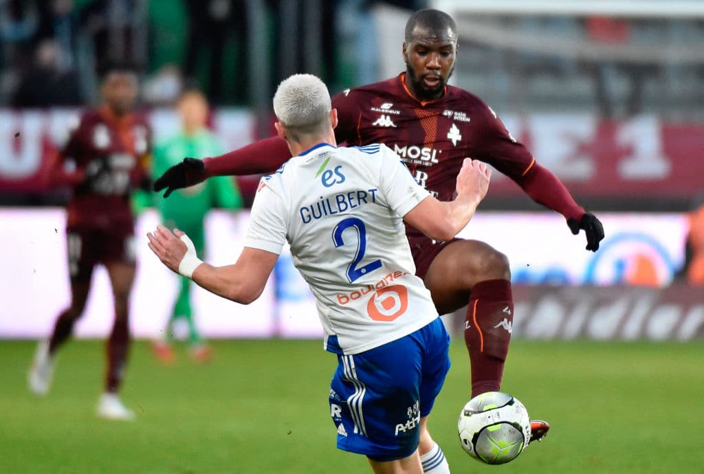 Racing de Estrasburgo se impone 2-0 ante Metz con anotaciones de Ludovic Ajorque y Jean-Eudes Aholou durante la fecha 20 en la Ligue 1.