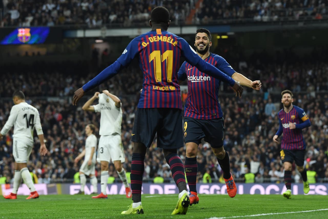 En el partido de la Semifinal de la Copa del Rey, Suárez celebró dos goles en el triunfo 3-0 que le dio el pase a la Final al Barcelona.