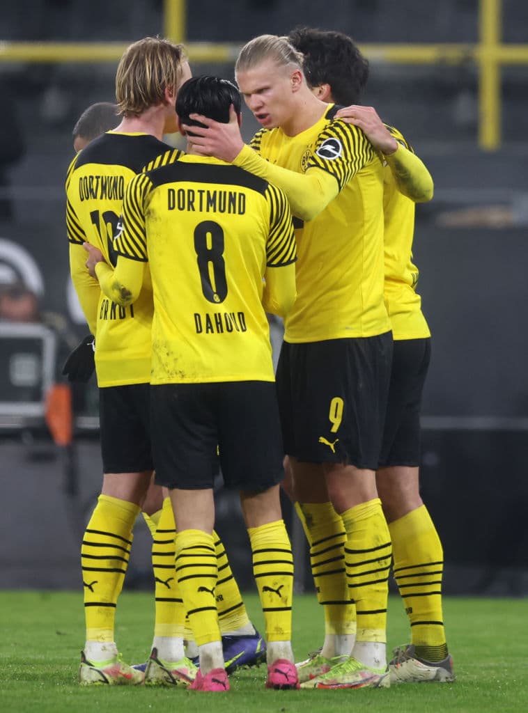Borussia Dormund golea 5-1 al Freiburg con un doblete de Thomas Meunir, otro doblete de Erling Braut Halaand y un gol de Mahmoud Dahoud.