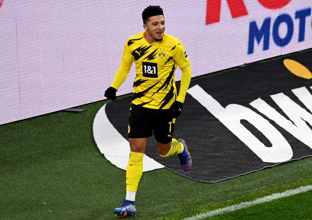 Dortmund despachó 3-1 al Augsburgo y se mantienen en la pelea por competiciones continentales tras llegar a 32 puntos. Augsburgo se quedó con 22.