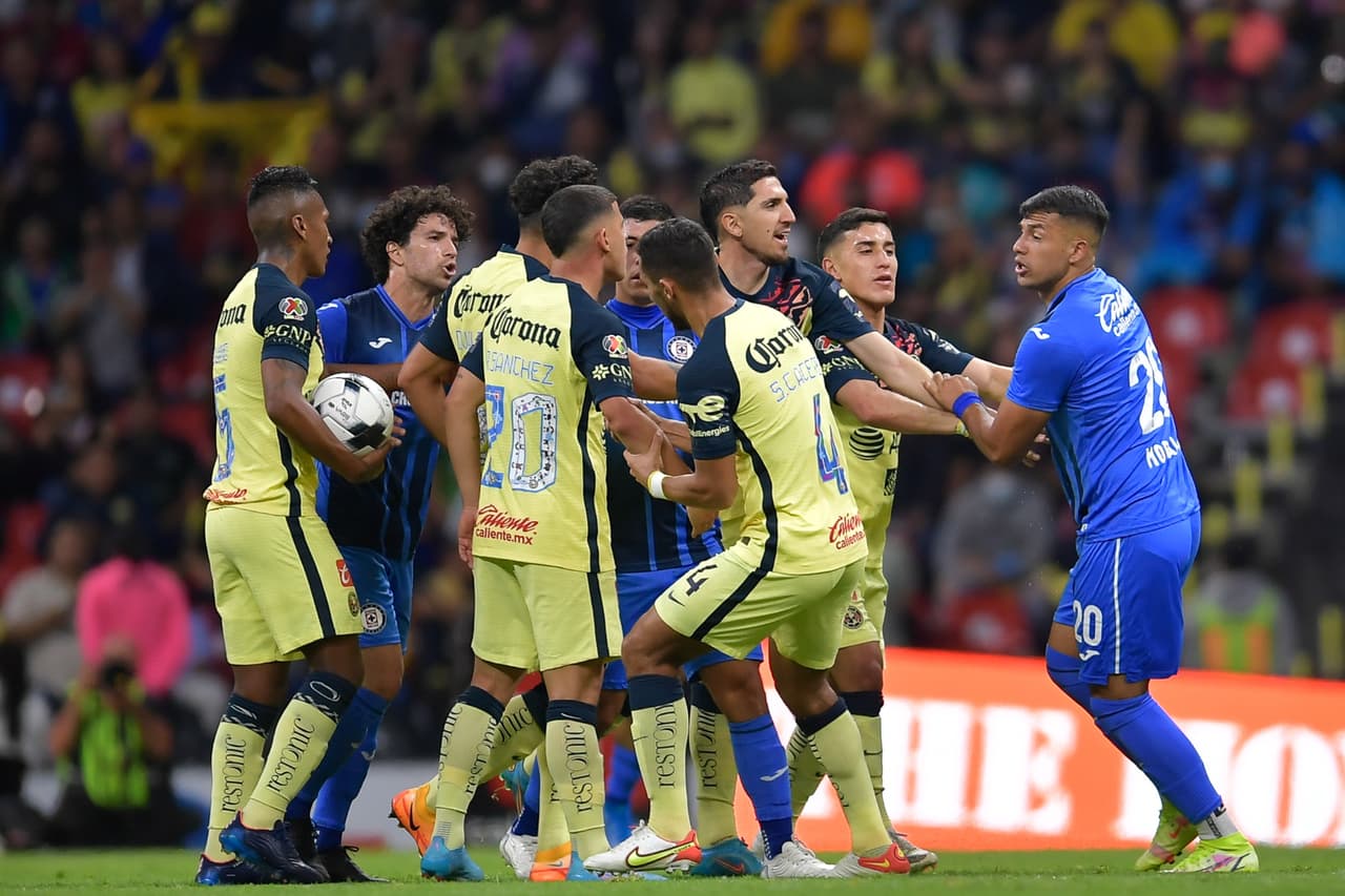 América y Cruz Azul no supieron hacerse daño, pero el empate le dio lo suficiente a las Águilas para instalarse entre los cuatro mejores e ir a Cuartos de Final directo, mientras que Cruz Azul jugará Repechaje y espera rival.