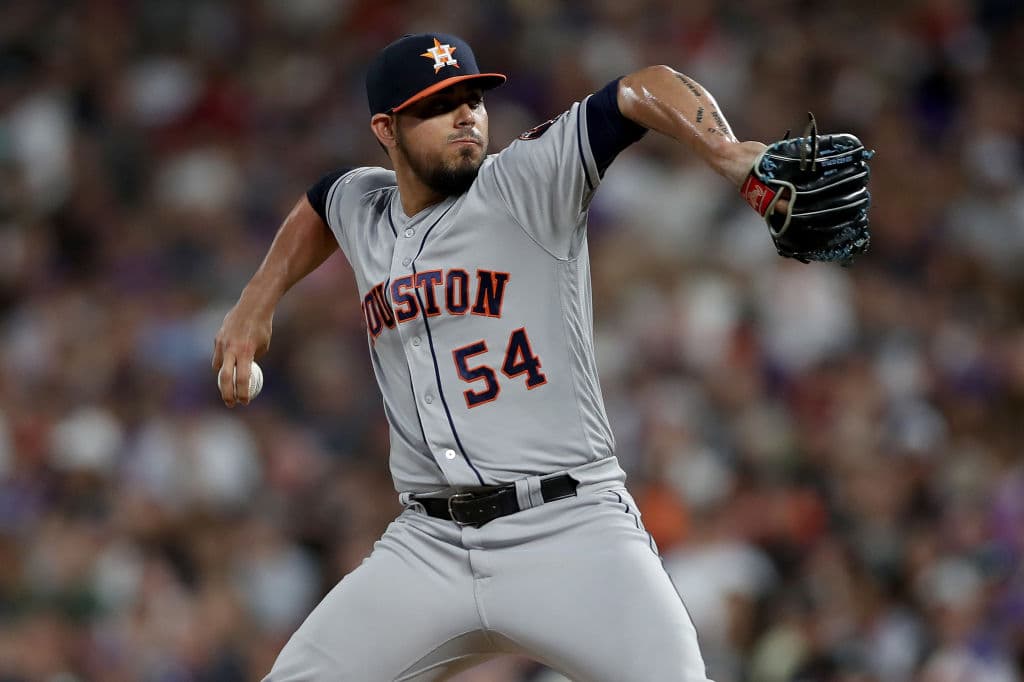 Roberto Osuna, serpentinero mexicano de los Astros de Houston con marca máxima de 39 salvamentos en Grandes Ligas