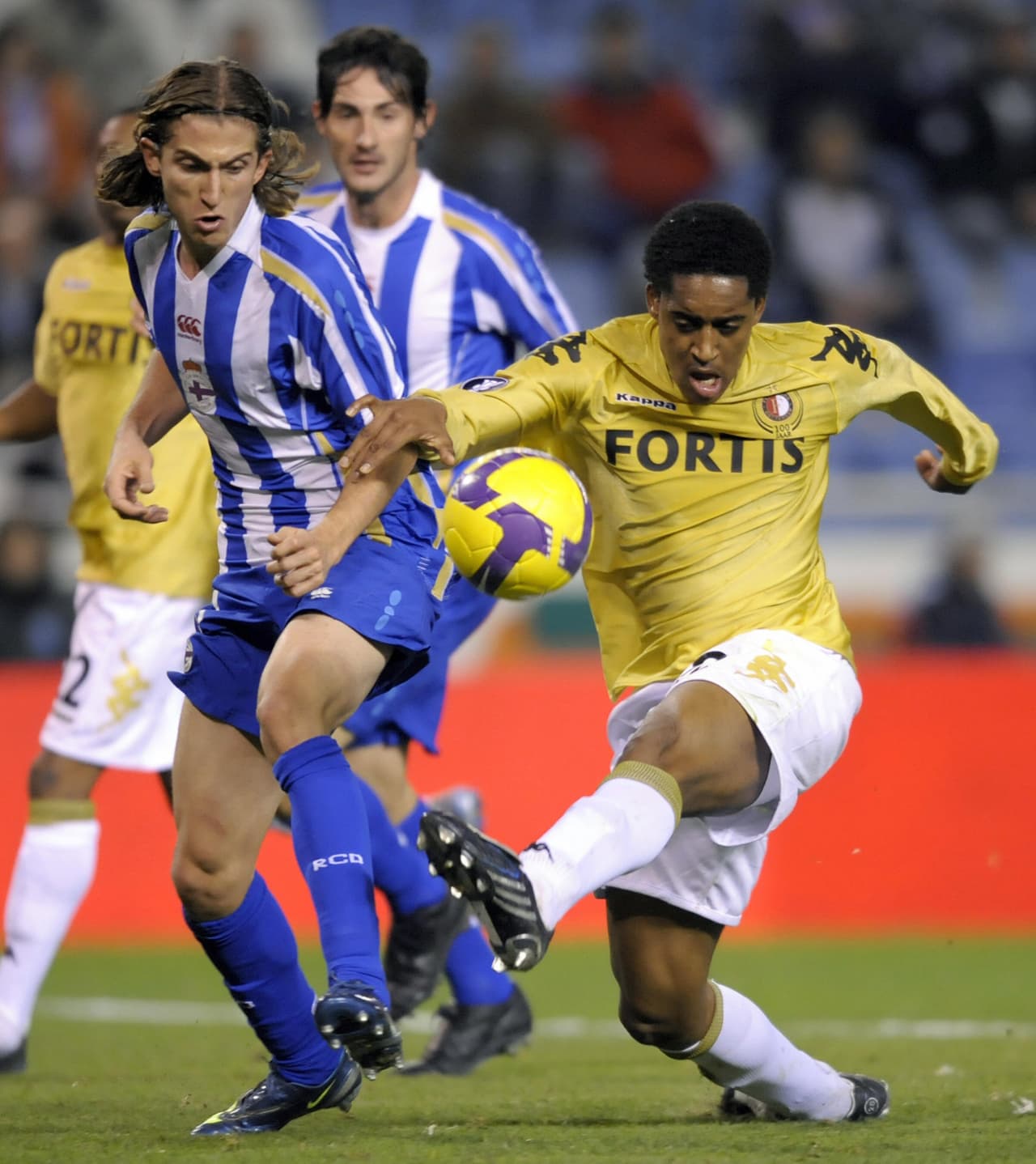 El equipo gallego confió en la Liga MX y también fichó al zaguero
<b>Diego Colotto,</b> quien venía del Atlas.