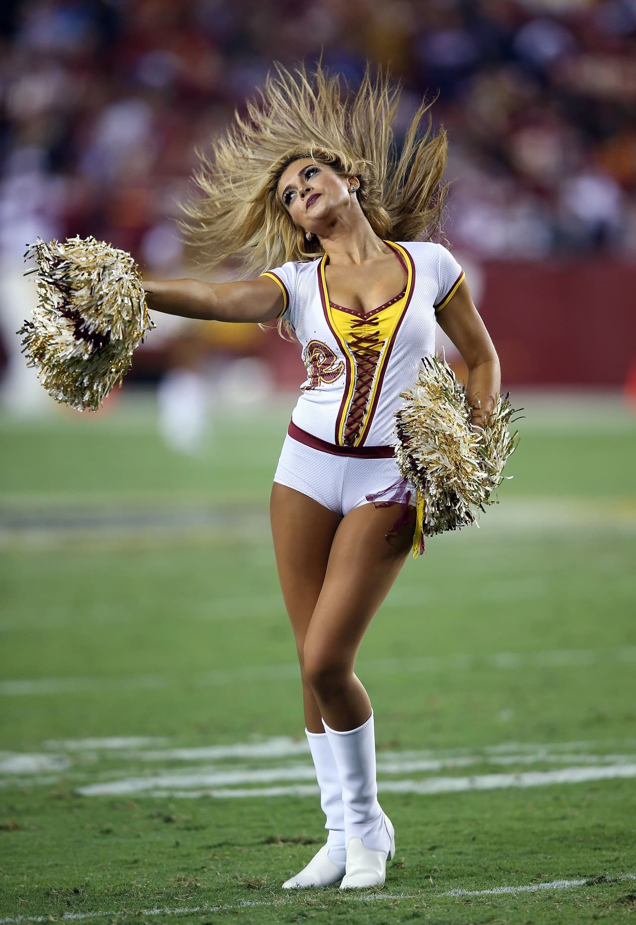Ella es Kirsten, una belleza de segundo año de las Washington Redskins que podrás disfrutar con sus mejores tomas.