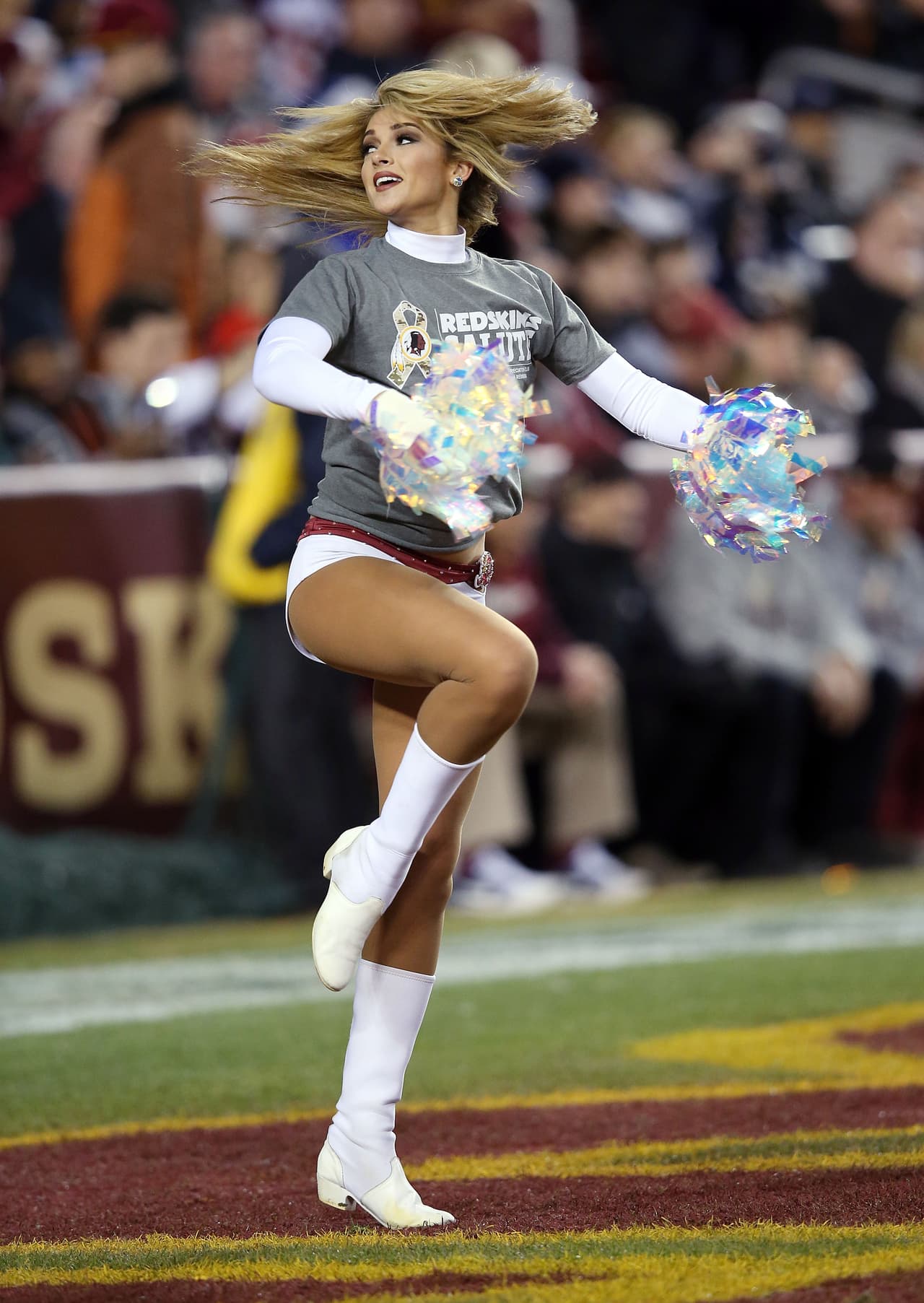 Ella es Kirsten, una belleza de segundo año de las Washington Redskins que podrás disfrutar con sus mejores tomas.