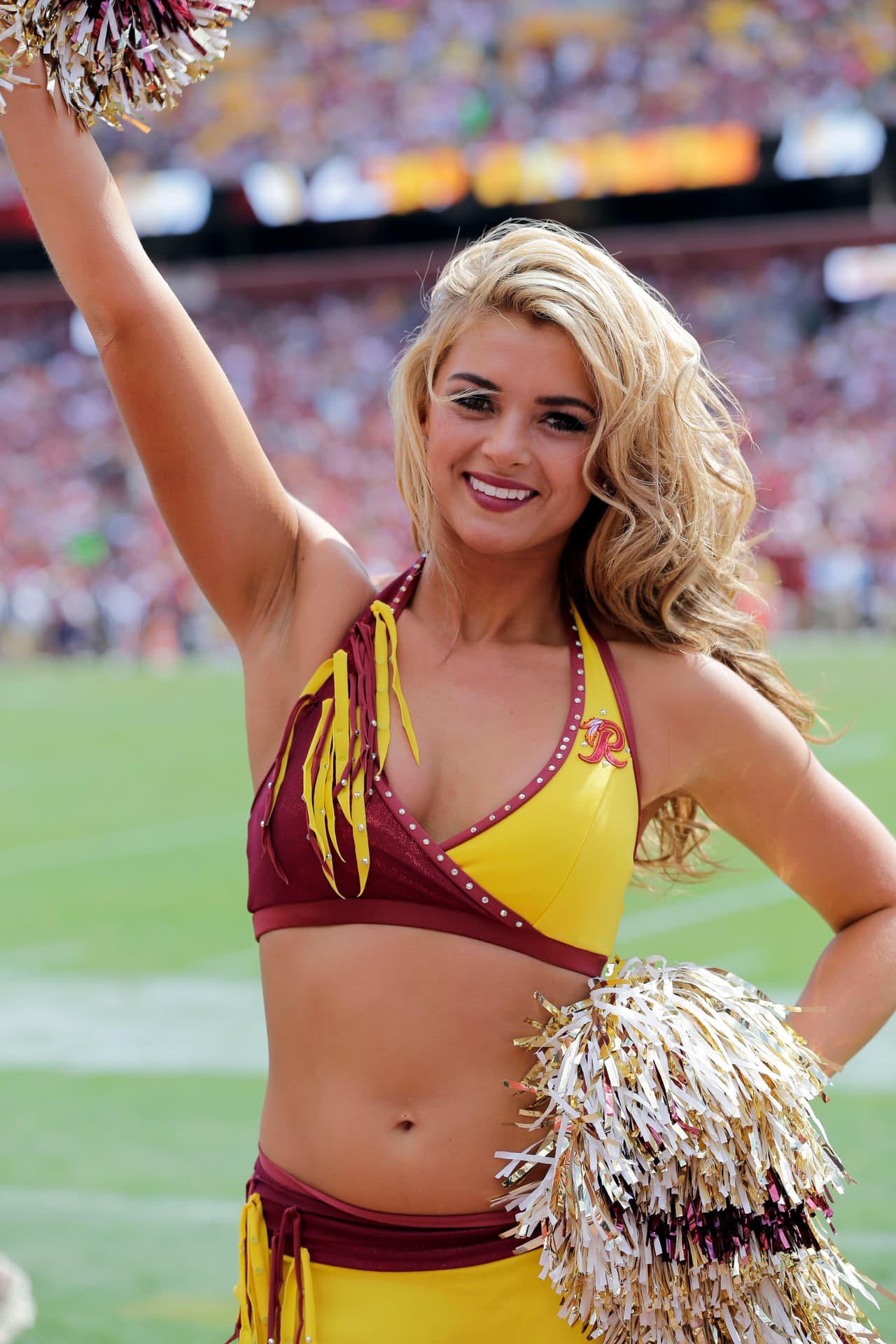 Ella es Kirsten, una belleza de segundo año de las Washington Redskins que podrás disfrutar con sus mejores tomas.