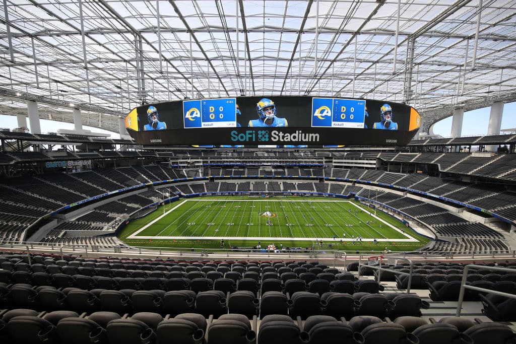 LA Chargers y LA Rams | El estadio SoFi recién terminado no tendrá aficionados presentes para los juegos de los Chargers y los Rams hasta que las condiciones de salud pública mejoren.