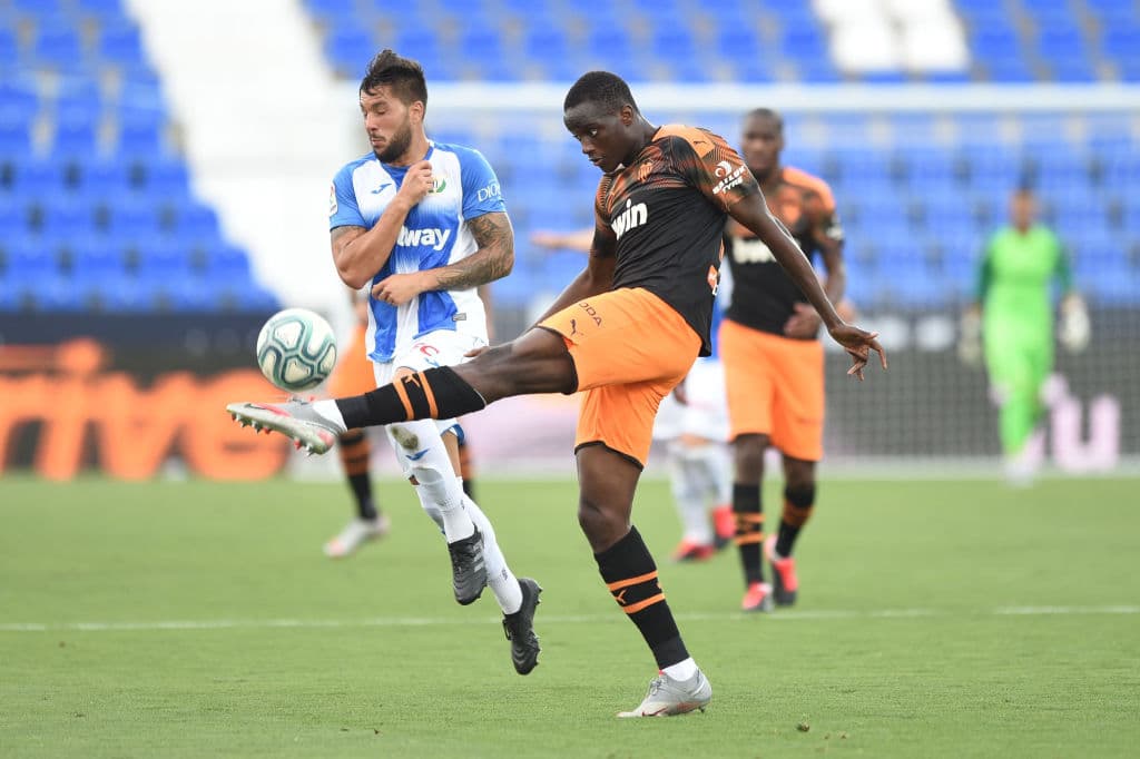 El Leganés trata de alaragar las distancias, pero el central Mouctar Diakhaby y sus compañeros cierran muy bien los espacios en la defensa.